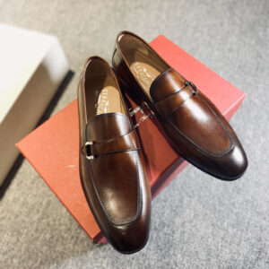 Ferragamo Men’s Brown Patina Leather Loafers with Gancini Buckle – 1:1 Replica Quality – FER-SH49