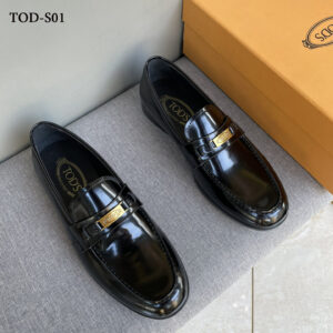 TOD’S Polished Leather Loafers – Gold Metal Plate – 1:1 Replica Quality – TO-S01