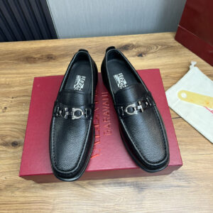 Ferragamo Men’s Black Pebble-Grain Leather Loafers with Gancini Buckle – 1:1 Replica Quality – FER-SH48