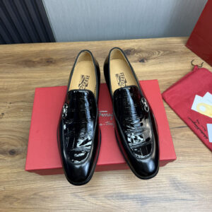 Ferragamo Men’s Black Patent Loafers with Crocodile Gancini Leather Detail – 1:1 Replica Quality – FER-SH43